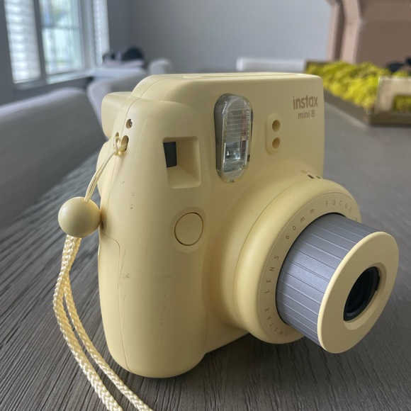 Fujifilm Instax Mini 8 Yellow Instant Camera - Picture 3 of 4